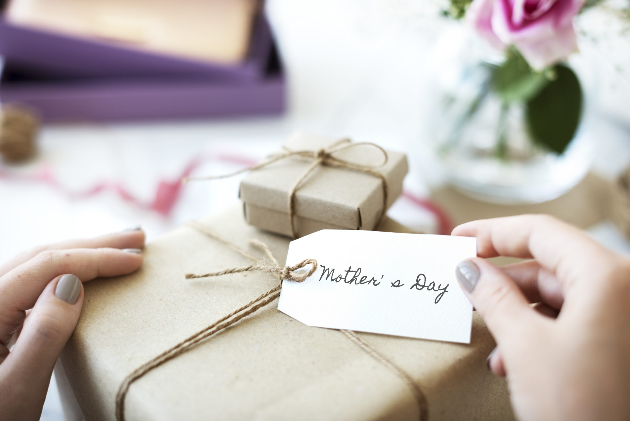 Simple Mothers Day Gifts That Will Bring a Smile